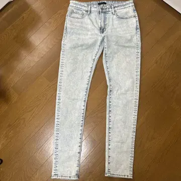 라이트 블루 스키니 데님