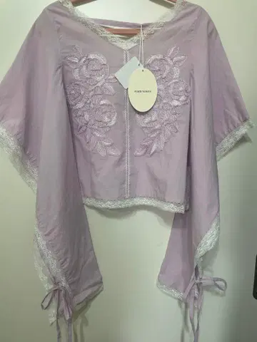 FUMIE TANAKA 라벤더 자수 블라우스