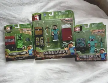 Minecraft 피규어 3개