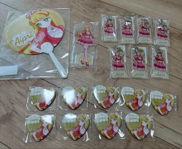 아이프리 쥴리아 magnet 가챠 복권 아크릴 스탠드 캔뱃지 부채