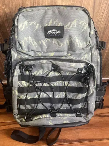 Anglers Camp 낚시용 가방 그레이 산 패턴