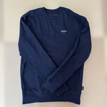 Patagonia 네이비 컬러 트레이닝복