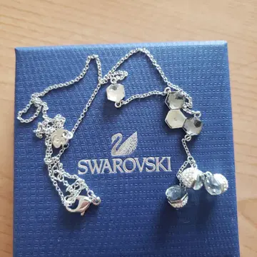 SWAROVSKI 크리스탈 펜던트 목걸이