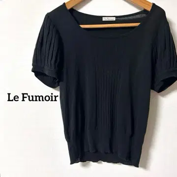 리브 블랙 퍼프 슬리브 상의 Le Fumoir