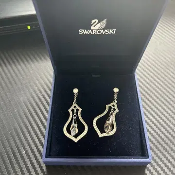스와로브스키 흔들리는 파티 Swarovski 귀걸이