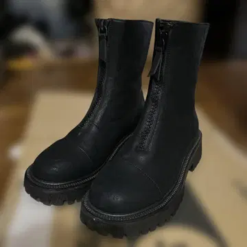새상품급 antiqua 안티카 프론트 지퍼 숏부츠 통굽 블랙