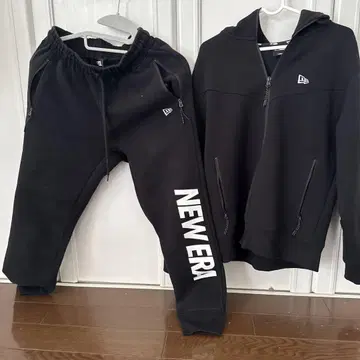 New Era 블랙 스웨트 팬츠 블랙 후드티 세트