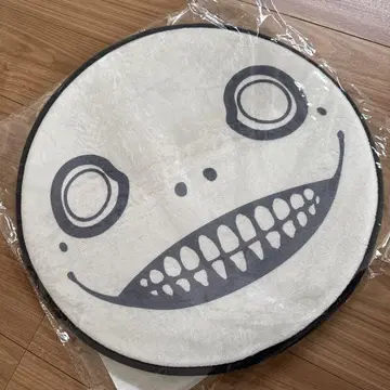 NieR 15주년 러그 매트 에밀