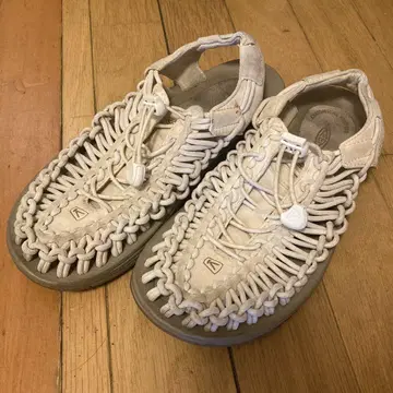 킨 샌들 유니크 24.5cm