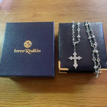 Loree Rodkin 실버 크로스 목걸이