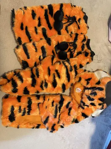 티거 후드 부착 머플러 레그 워머