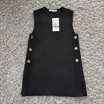 ZARA 블랙 슬리브리스 사이드 버튼 니트탑