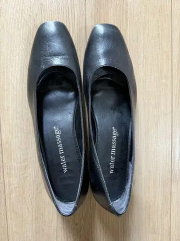 새상품급 히미코 블랙 펌프스 26