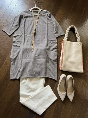 새상품급 투모로우랜드/갤러리 비 울 롱 니트