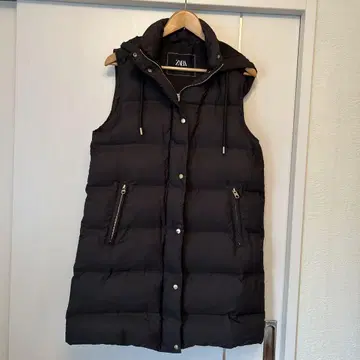 ZARA 후드 부착 다운 베스트 블랙
