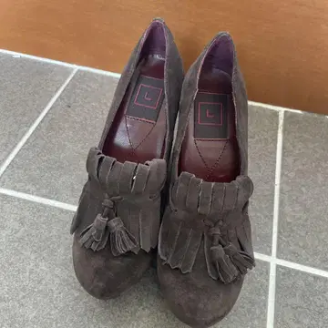다크 브라운 스웨이드 프린지 힐 사이즈 35