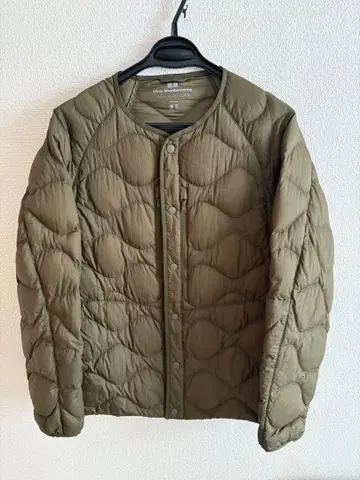 UNIQLO 화이트 마운티니어링 울트라 라이트 다운