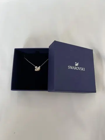 SWAROVSKI 백조 모티브 목걸이