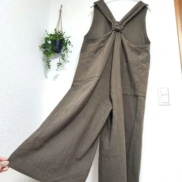 린넨풍 카키 살로펫 슬리브리스 루즈핏