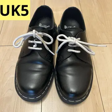 닥터마틴 3홀 화이트 스티치 UK5
