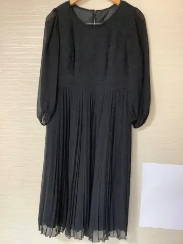 쉬폰풍 포멀 플리츠 원피스