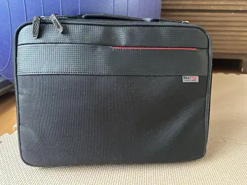 노이인테레세 브리프 케이스 Neu interesse 새상품