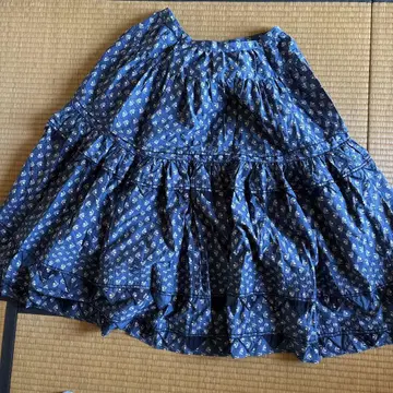 카네코 이사오 KANEKOISAO 네이비 플레어 스커트 패치워크 꽃 무늬