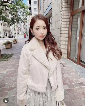 미셸 마카롱 아이보리 무스탕 코트 라이더스 숏 기장