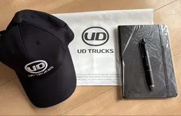 UD 트럭스 모자 펜 수첩(노트) 봉투