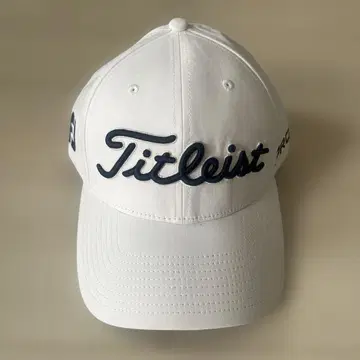 Titleist PRO V1 화이트 캡 네이비 컬러 자수 로고