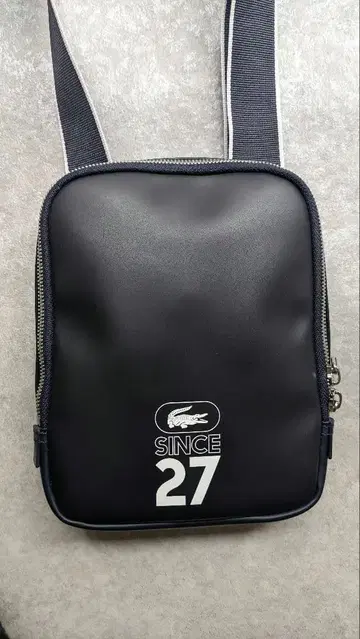 [컨디션 최상] LACOSTE 네이비 숄더백