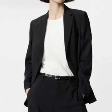 새상품급 유니클로 감동 자켓 릴랙스 핏 블랙 사이즈 s