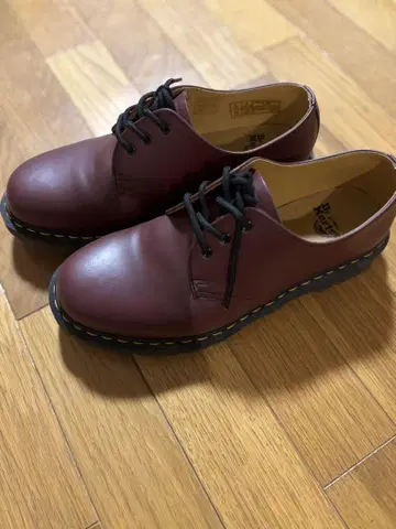 Dr.Martens 3홀 슈즈 체리 레드 UK8
