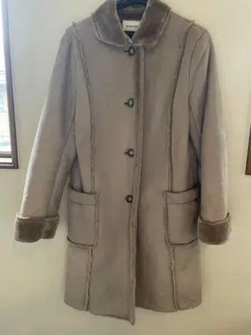 MOUSSY 무스탕 코트
