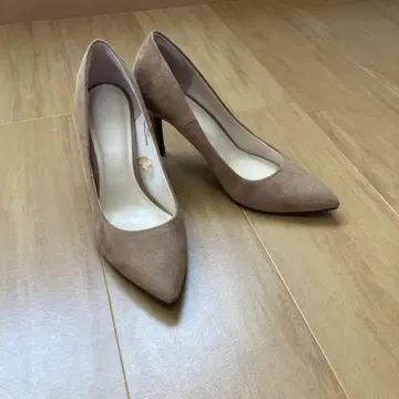 GU 마쉬멜로우 펌프스 24.0cm 베이지 미사용 새상품