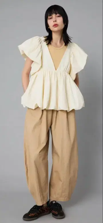 해린 도트 2way balloon hem tops
