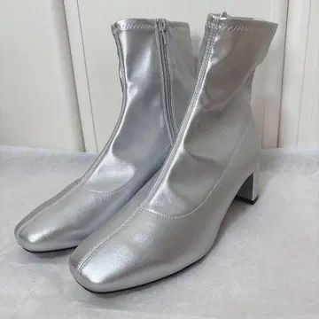 실버 지퍼 힐 부츠 24.0cm