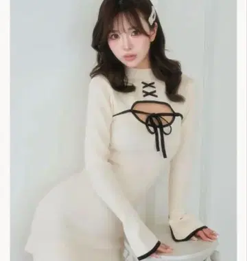 Darich 프론트 오픈 리본 니트 미니 원피스