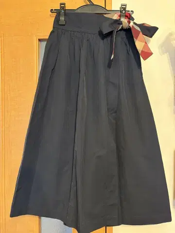 BLUE LABEL CRESTBRIDGE 네이비 랩 스커트 38