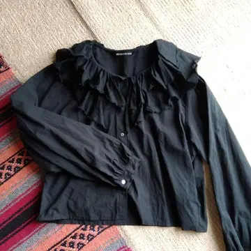 mizuiro ind 블랙 프릴 긴팔 셔츠