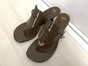 ZARA 브라운 플립플랍