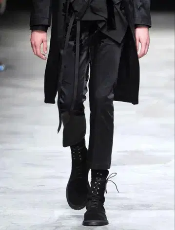 [ 새상품급 ] ANN DEMEULEMEESTER 팬츠