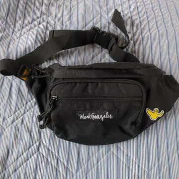 Mark Gonzales 블랙 바디백