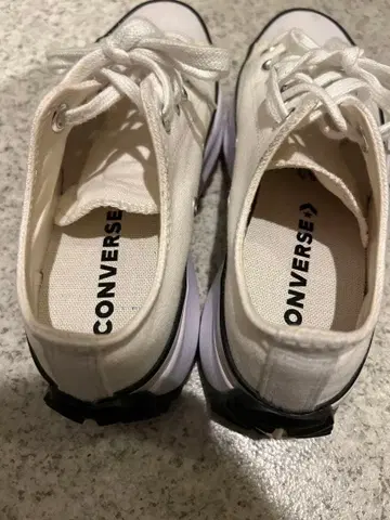 CONVERSE 화이트 스니커즈