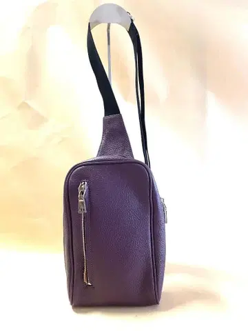 퍼플 가죽 바디백