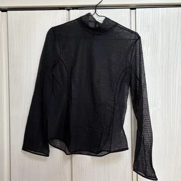 UNIQLO 메쉬 하이넥 롱 T셔츠