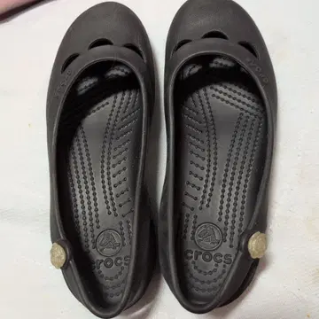 crocs 블랙 플랫슈즈 24cm