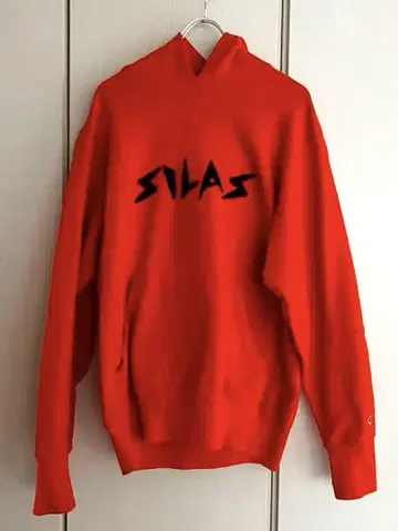 SILAS 후드티