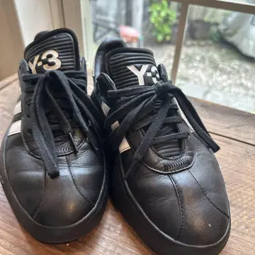 Y-3 블랙 스니커즈 23cm