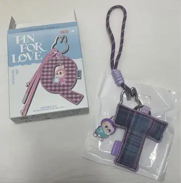 PIN FOR LOVE 러브브 POPMART 알파벳 T